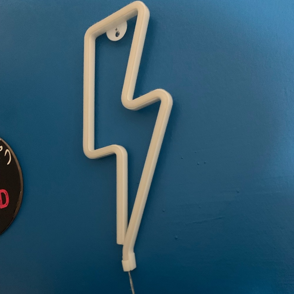 LIGHTNING BOLT Night Light. light is Yellow as shown in picture